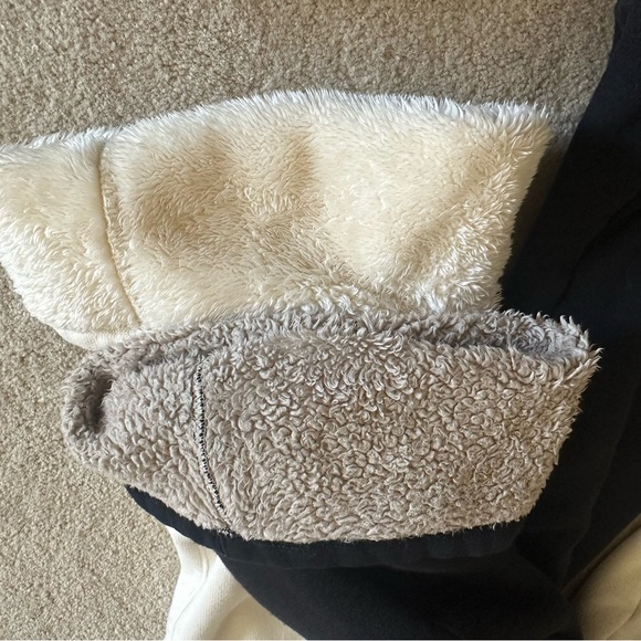 Uniqlo Black and Cream fleece lined wide leg pants girls size Large - Picture 6 of 6